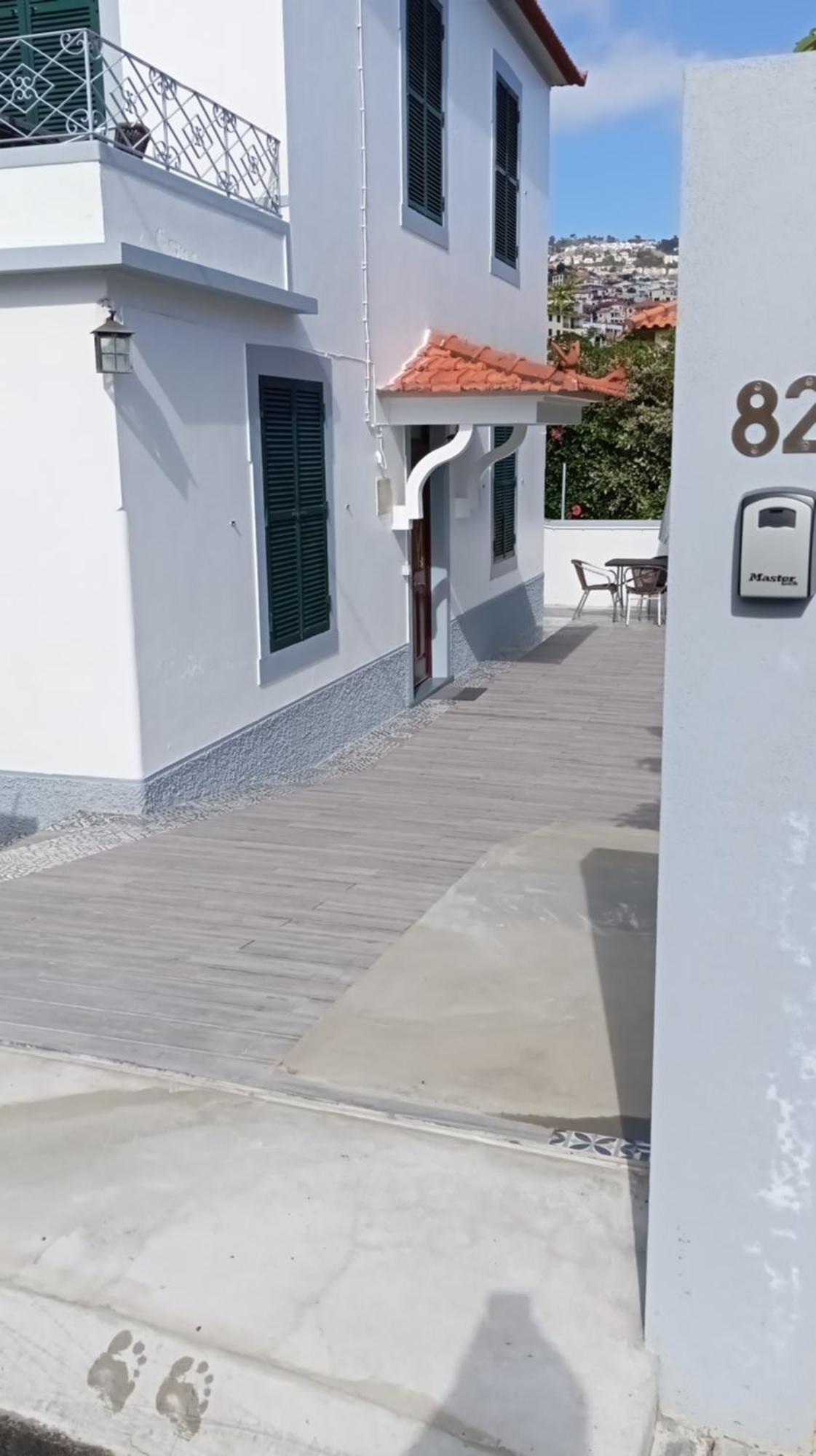 Bus Stop House 82 Funchal  Kültér fotó